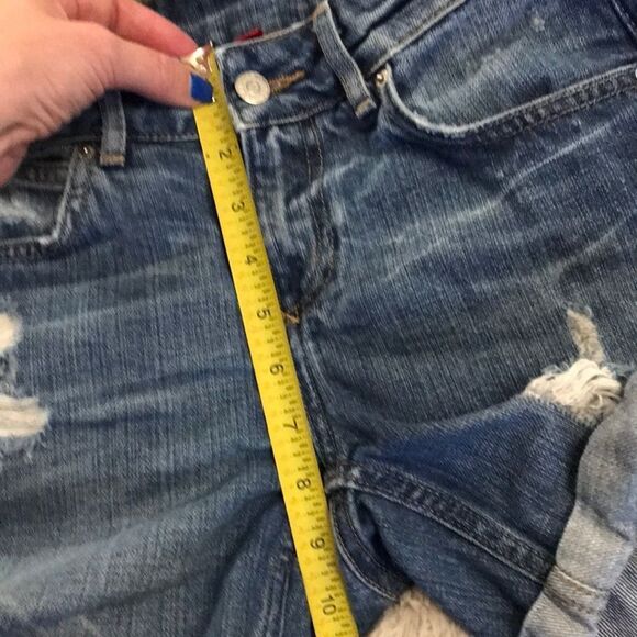 Super. Cute love me love you Jean shorts - Picture 6 of 7